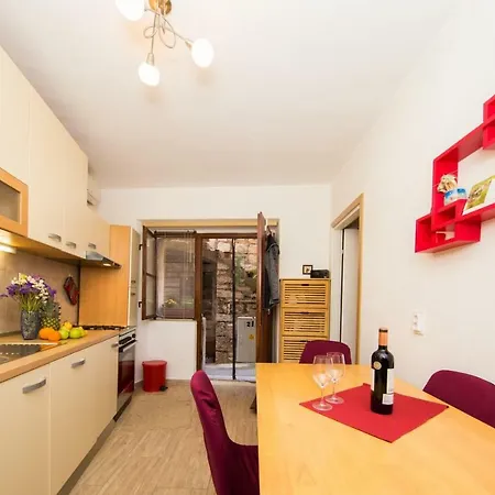 Apartment Apartman Zolo *